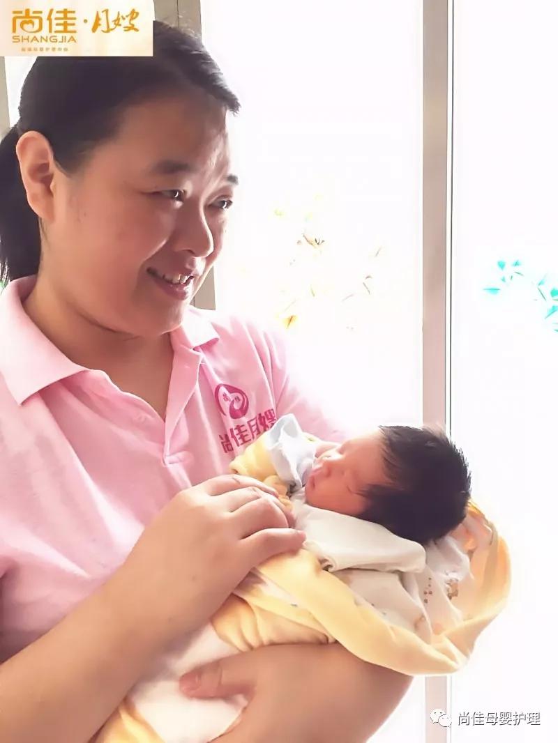 尚佳專業(yè)月嫂 | 母親生病丨 是否需停止哺乳？